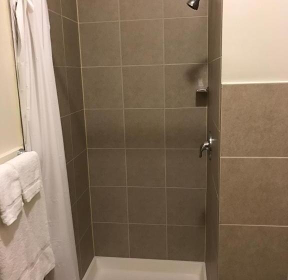 Waterbury Big Apple Motel