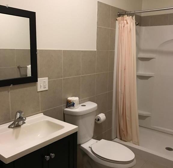 Waterbury Big Apple Motel