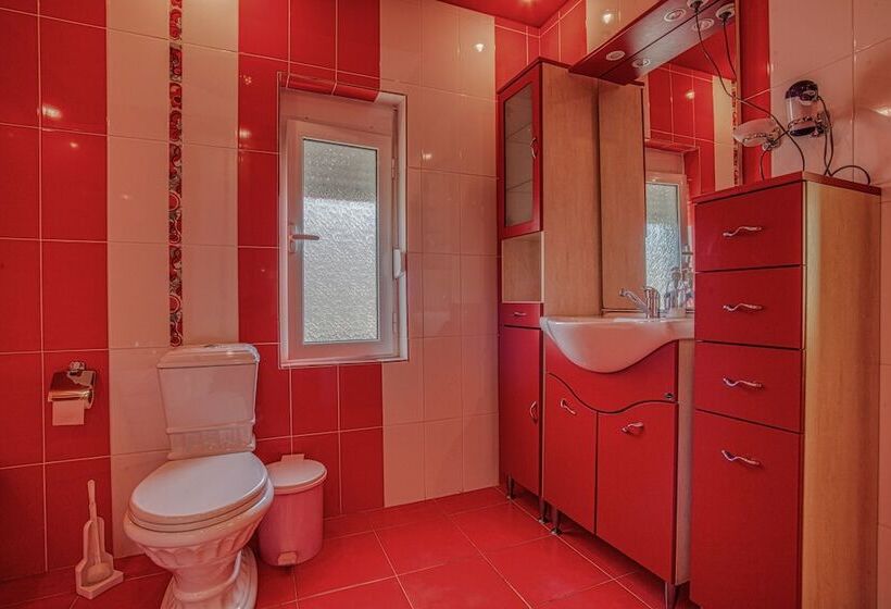 هتل Apartments Tati