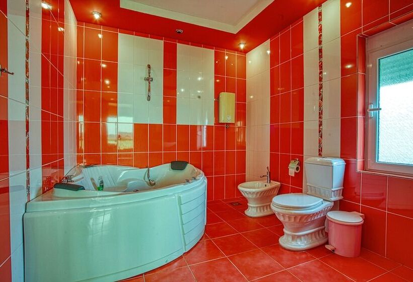 هتل Apartments Tati