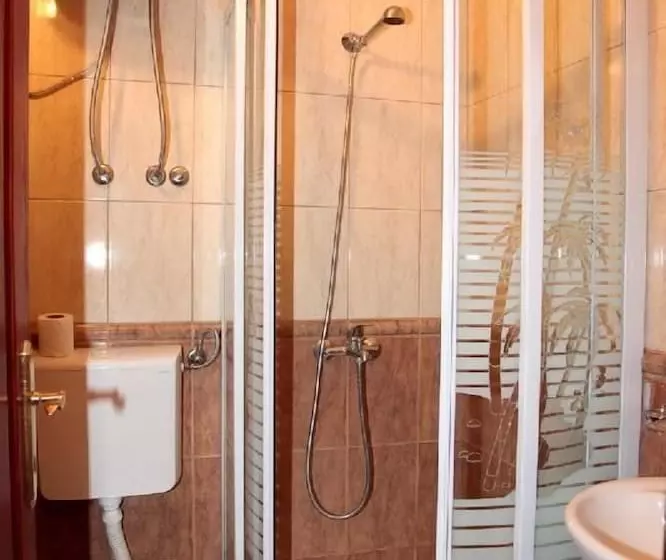 هتل Apartments Tati