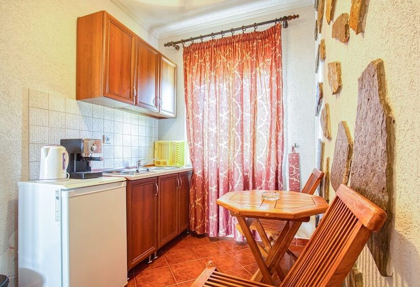 هتل Apartments Tati