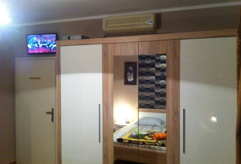 هتل Apartments Tati