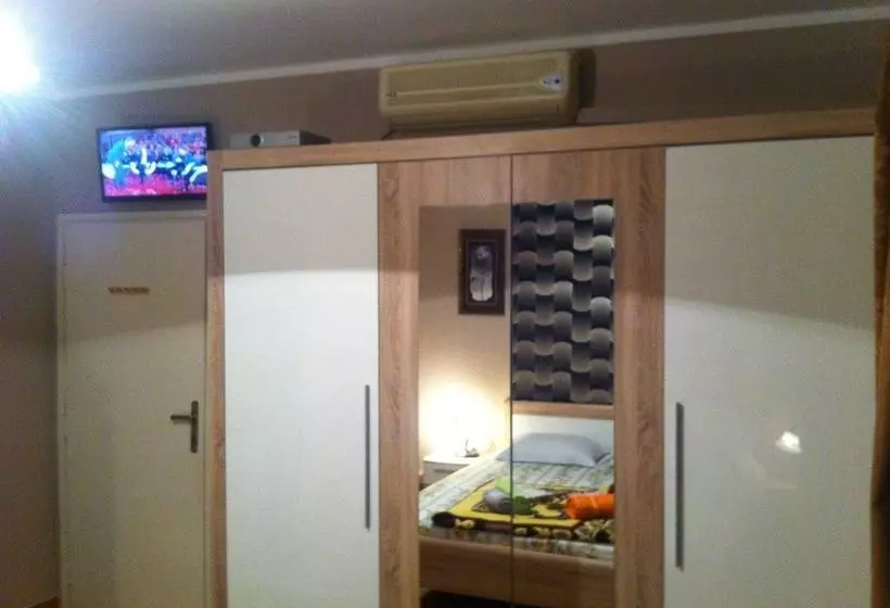 هتل Apartments Tati