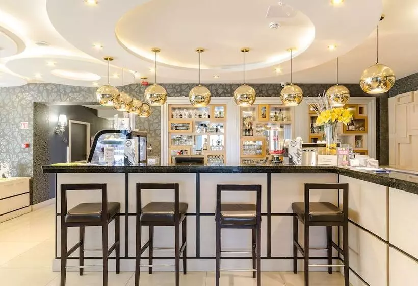 Hotelli Aurum Family