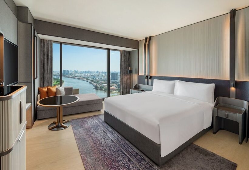 Hilton Saigon
