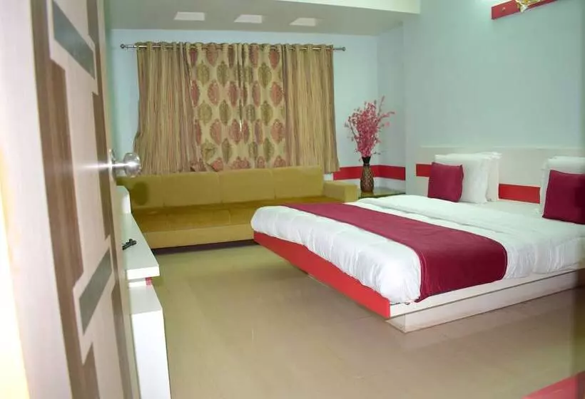 Hotelli Ashapura Palace By Sky Stays