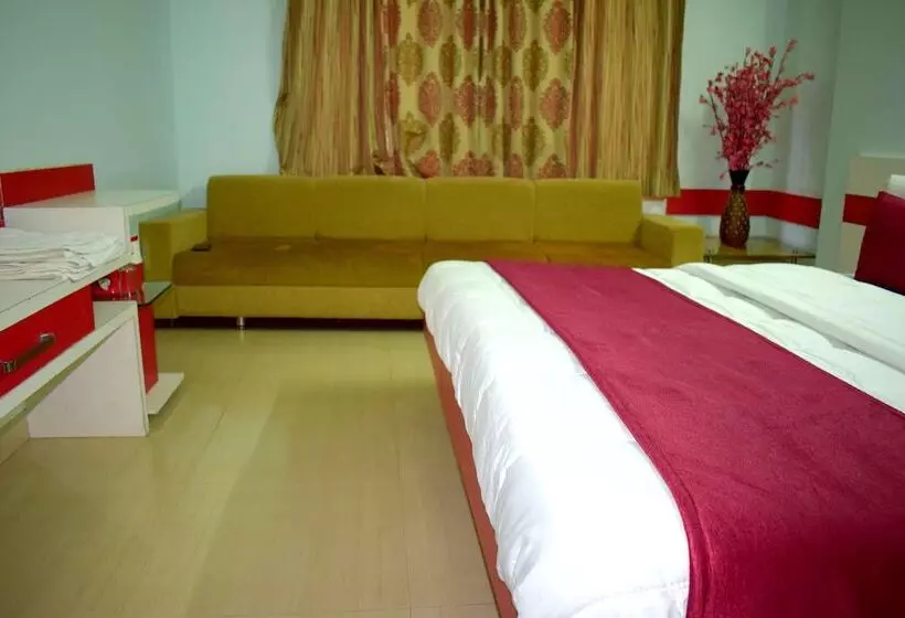 Hotelli Ashapura Palace By Sky Stays