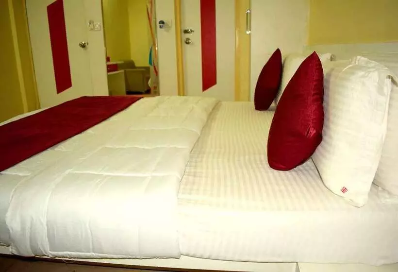 Hotelli Ashapura Palace By Sky Stays
