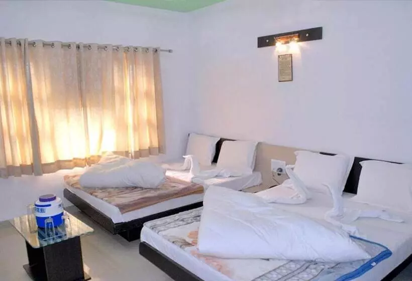 Hotelli Ashapura Palace By Sky Stays