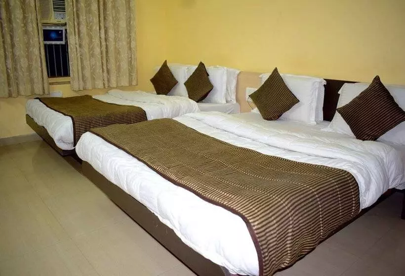 Hotelli Ashapura Palace By Sky Stays