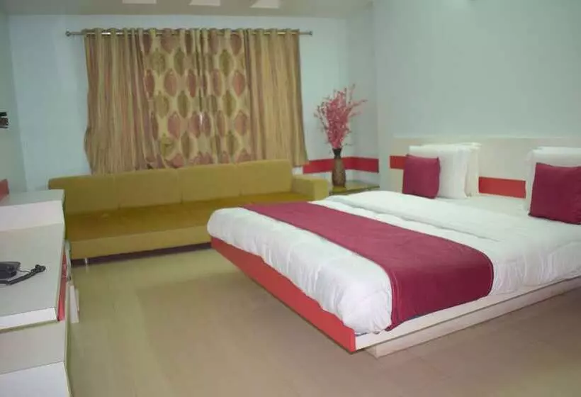 Hotelli Ashapura Palace By Sky Stays