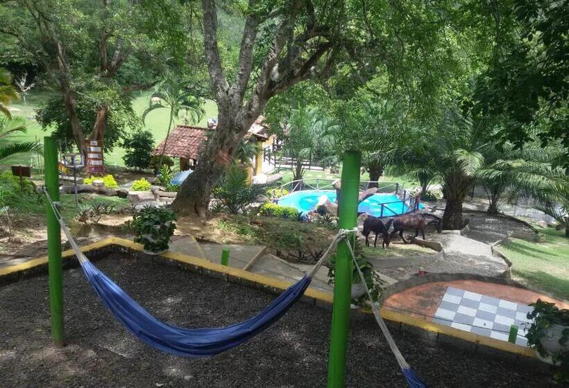 בית מלון כפרי El Tesoro