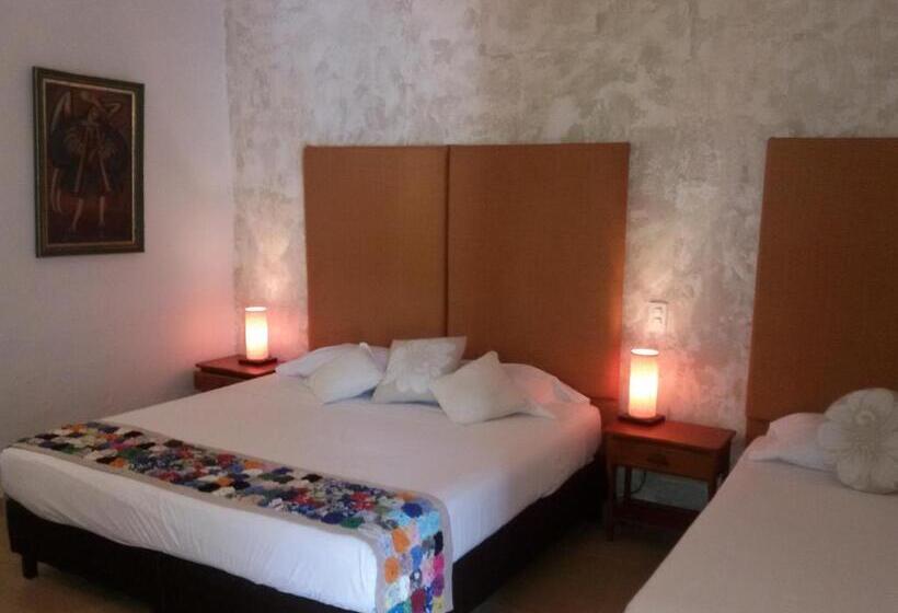 בית מלון כפרי El Tesoro