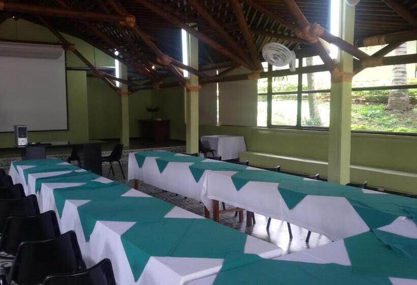 בית מלון כפרי El Tesoro