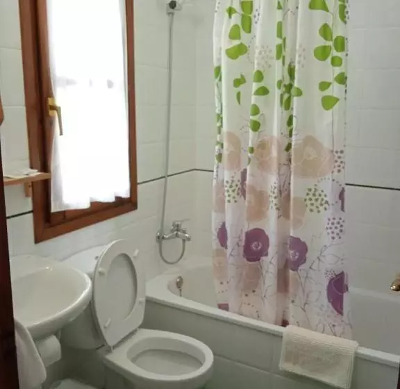 هتل La Llosona