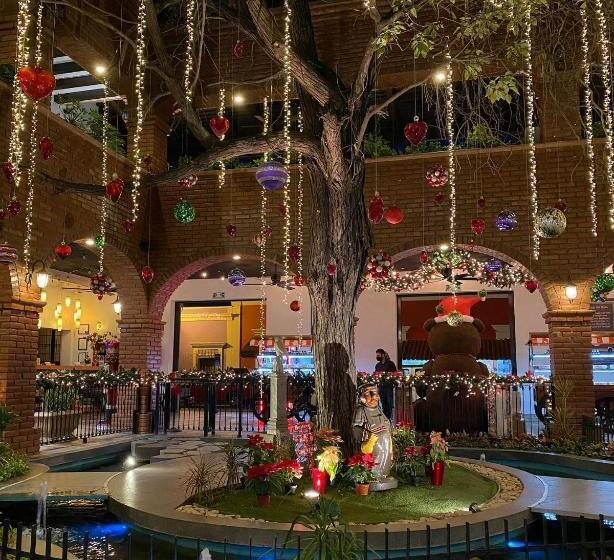 Punto Madero Hotel & Plaza