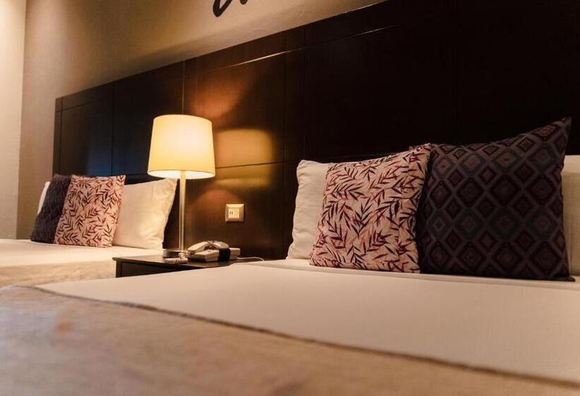 Punto Madero Hotel & Plaza