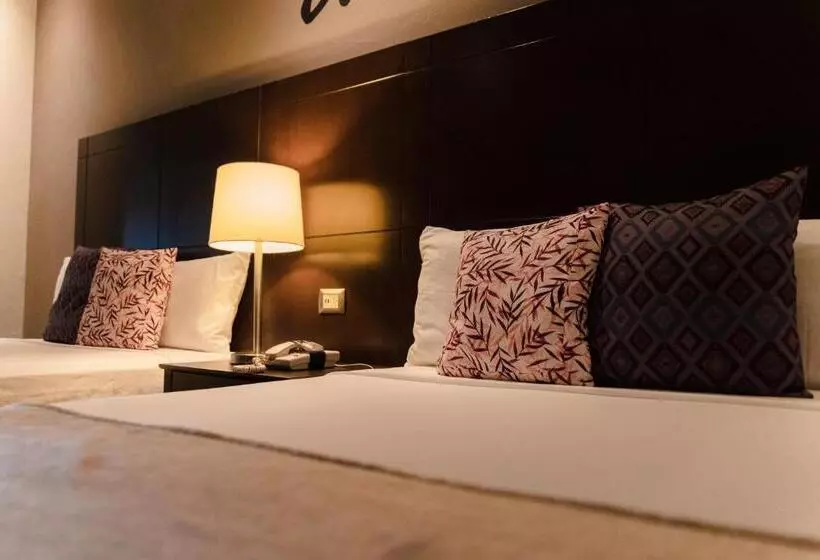 Punto Madero Hotel & Plaza