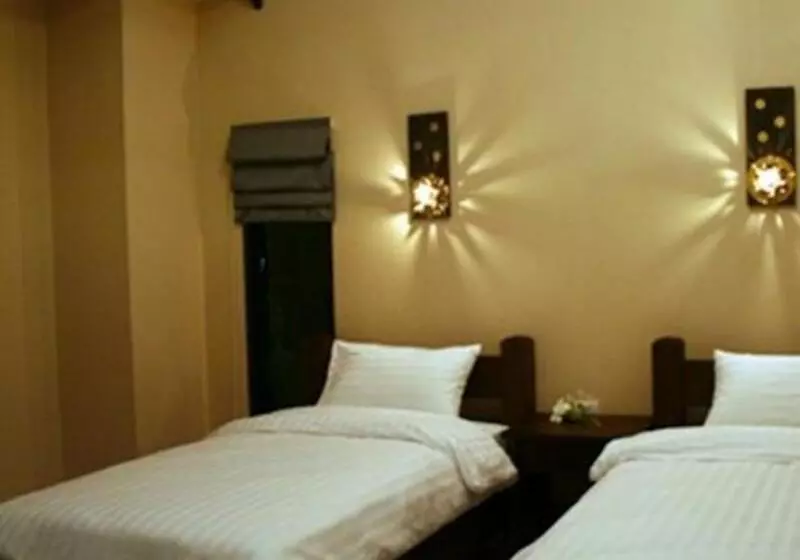 استراحتگاه Baan Thai House