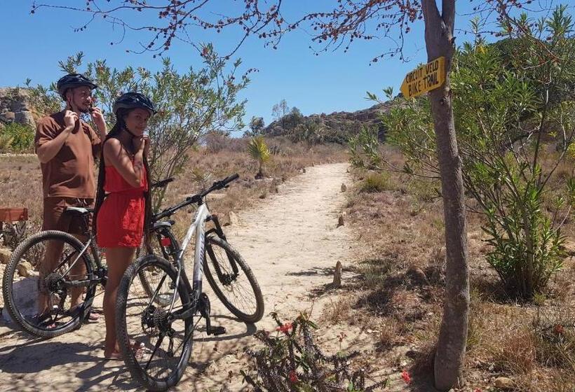 استراحتگاه Isalo Rock Lodge