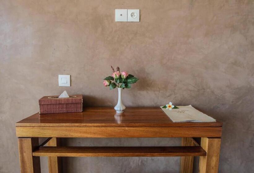 استراحتگاه Isalo Rock Lodge