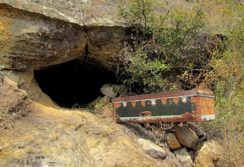 استراحتگاه Isalo Rock Lodge