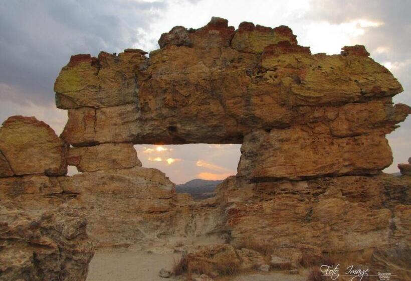 استراحتگاه Isalo Rock Lodge