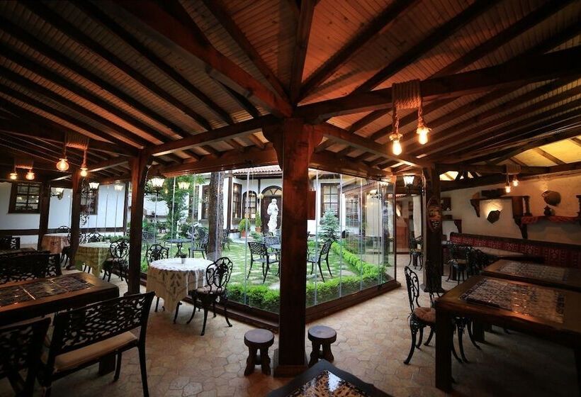 تختخواب و صبحانه Akif Bey Konagi