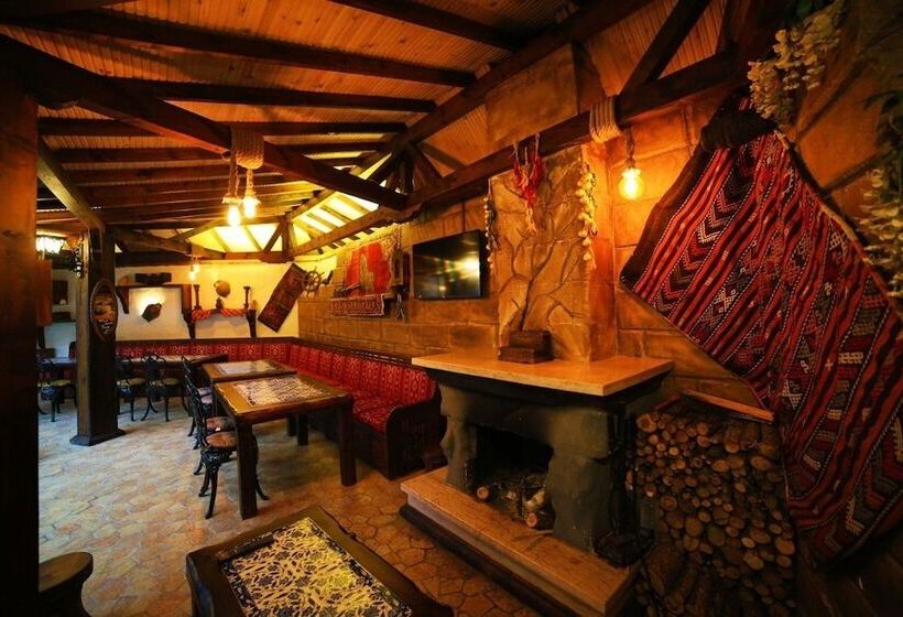 تختخواب و صبحانه Akif Bey Konagi