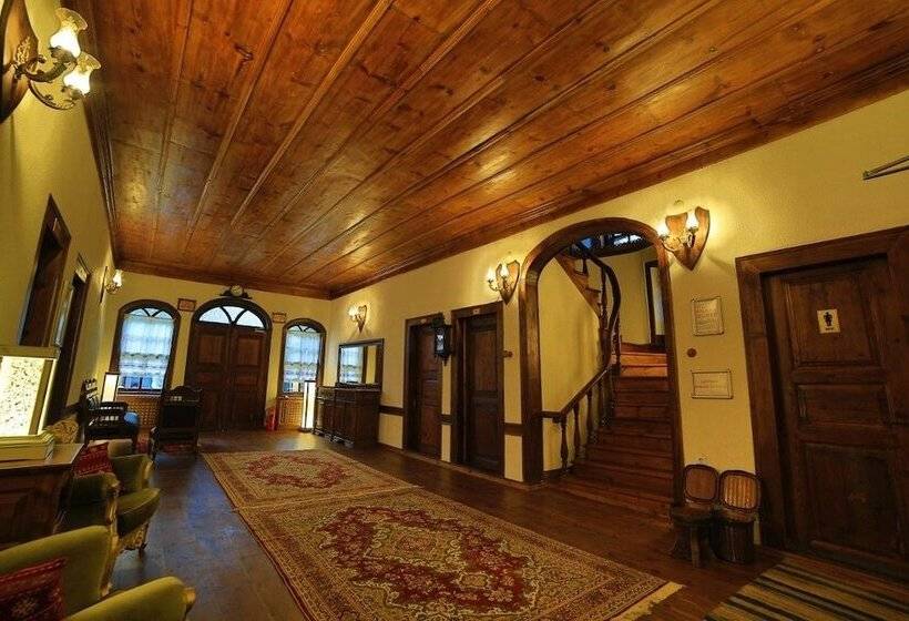 تختخواب و صبحانه Akif Bey Konagi