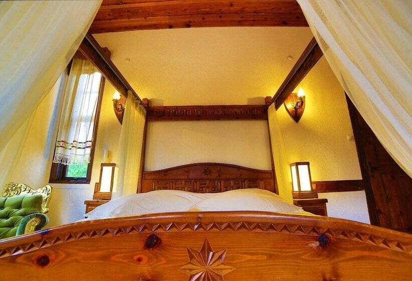 تختخواب و صبحانه Akif Bey Konagi