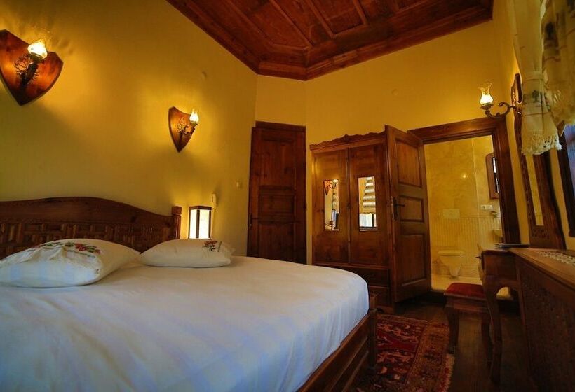 تختخواب و صبحانه Akif Bey Konagi