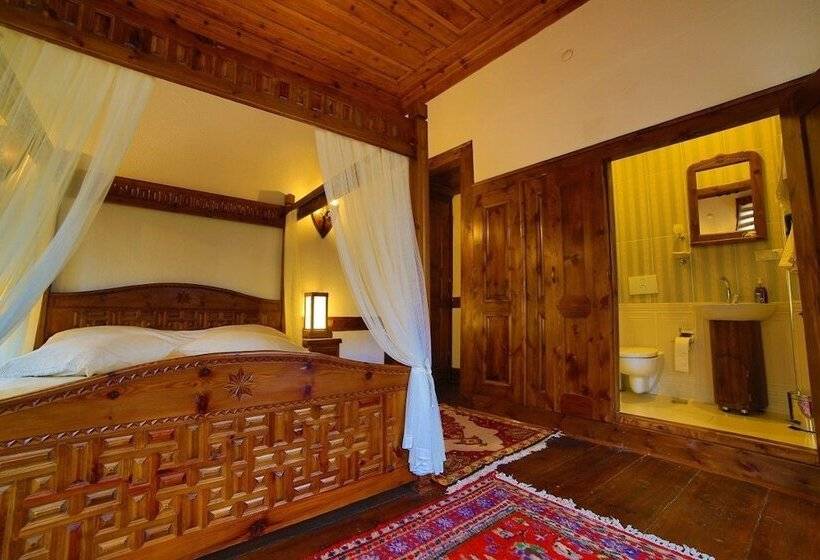 تختخواب و صبحانه Akif Bey Konagi