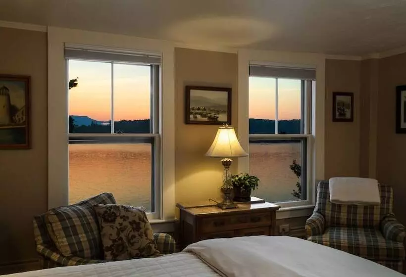 ベッドアンドブレックファースト The Lake House At Ferry Point