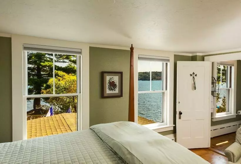 ベッドアンドブレックファースト The Lake House At Ferry Point