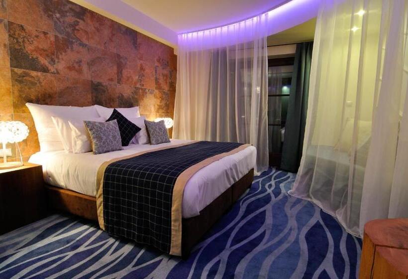 Hotelli Cascade Resort & Spa