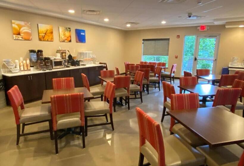 Отель Comfort Inn