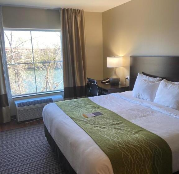 Отель Comfort Inn