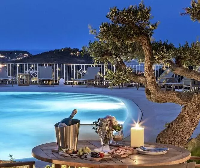 هتل Relais Villa Carola