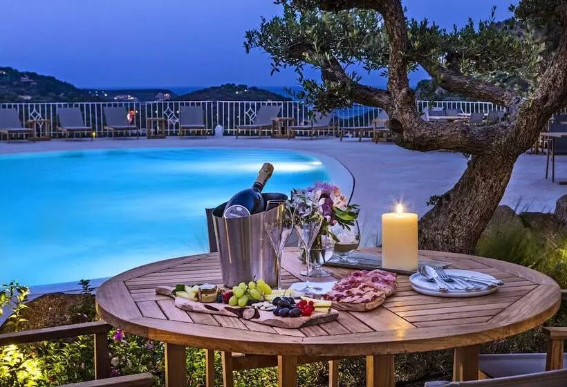 هتل Relais Villa Carola