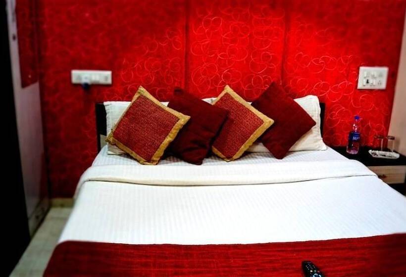 Hotelli O Nirsukh Palace