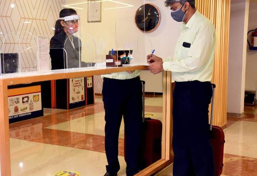 Hotelli O Nirsukh Palace