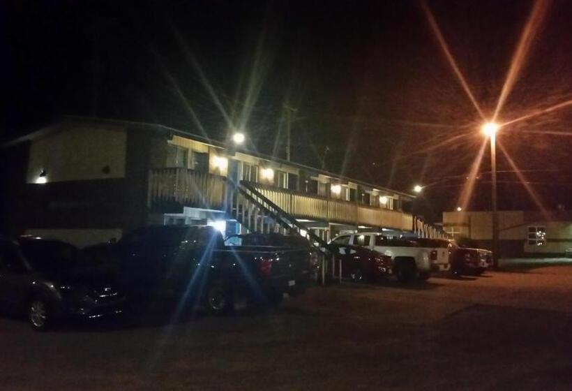 モーテル Ranchland Inn