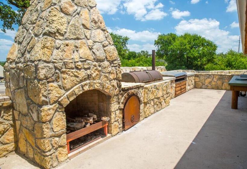 منتجع Sun Outdoors Lake Travis