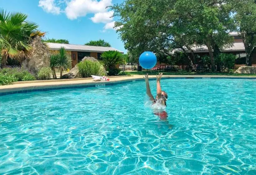 リゾートホテル Sun Outdoors Lake Travis