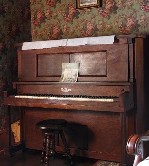 Simmons Bond Inn Bed & Breakfast