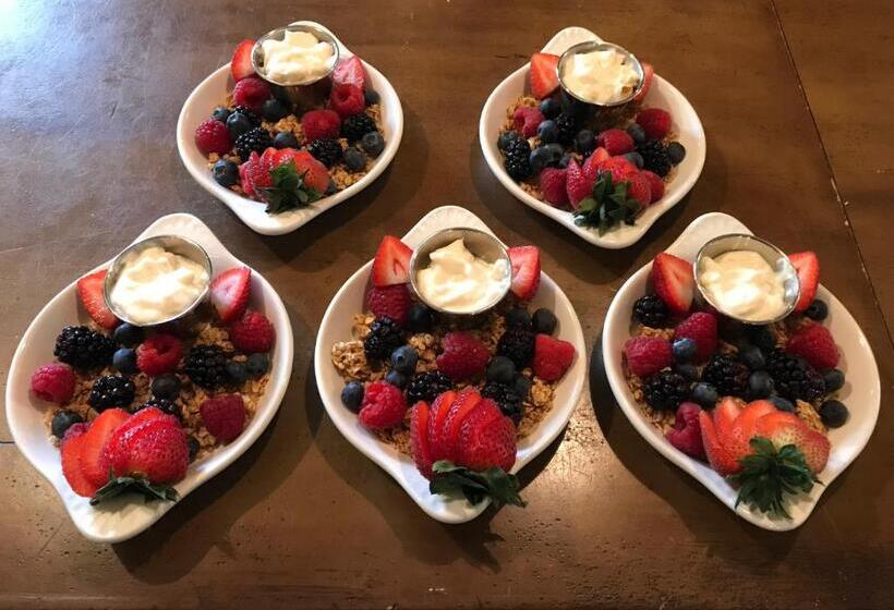 Simmons Bond Inn Bed & Breakfast