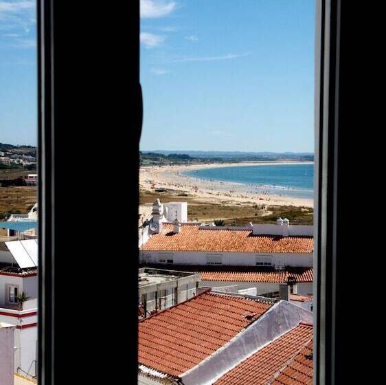 Topcity Hostel & Suites