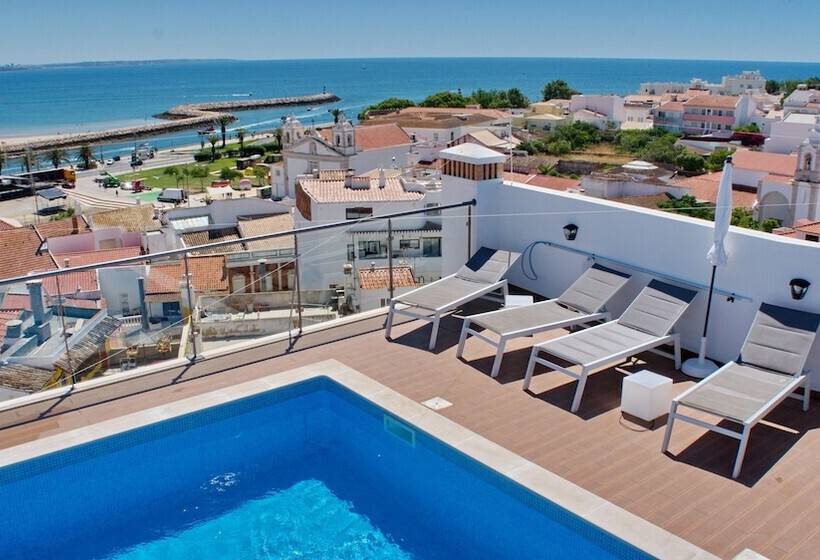 Topcity Hostel & Suites